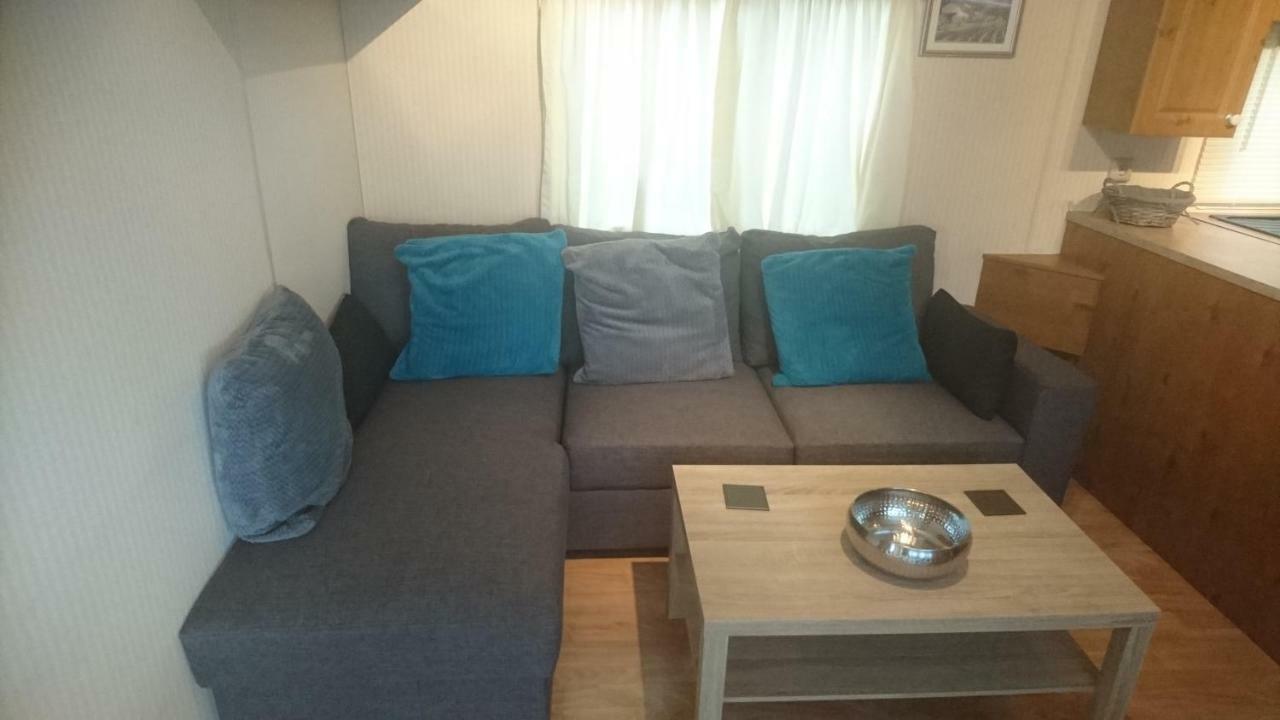 Mobile Home In Frejus, South Of France Bagian luar foto