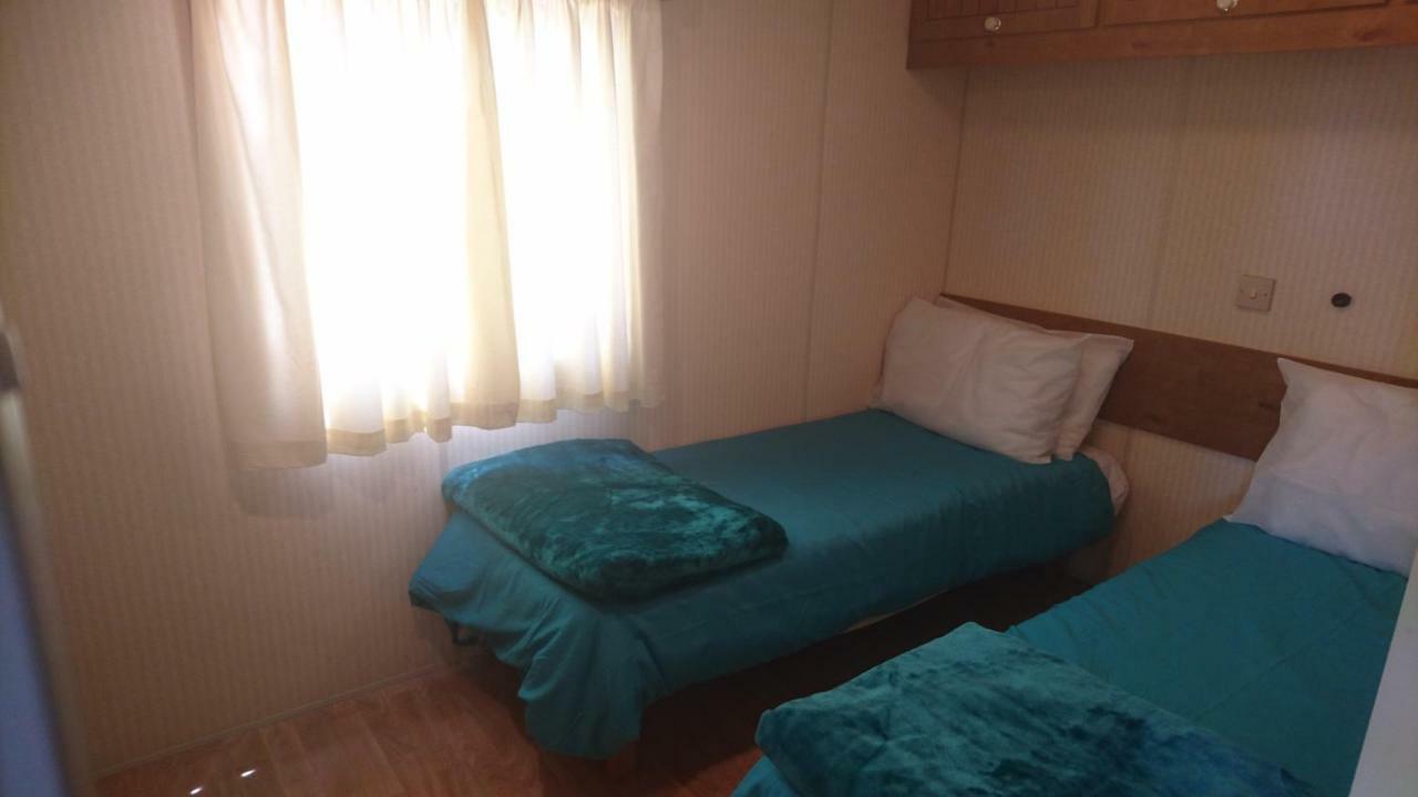 Mobile Home In Frejus, South Of France Bagian luar foto