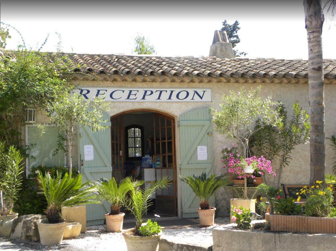 Mobile Home In Frejus, South Of France Bagian luar foto